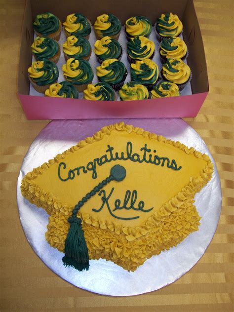 Graduation Cap Pull Apart Cupcakes Template Design